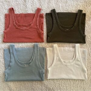 4 x Universal Thread Basic Tank Tops
